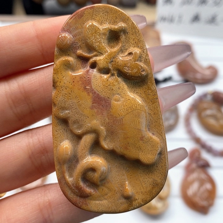 硅化玉吊坠(不含链)未镶嵌荷塘月色