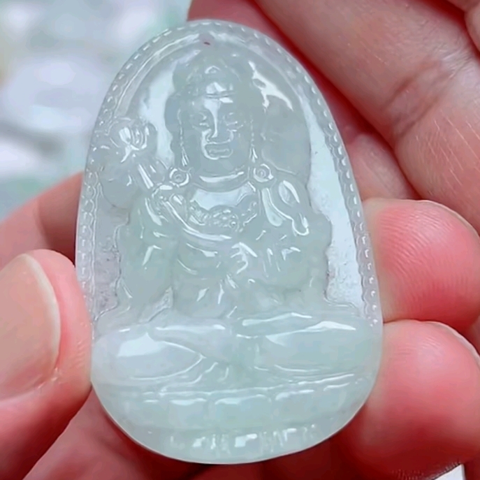 A货翡翠 生肖马守护神大势至菩萨吊坠。玉质细腻赠坠绳和吊盒