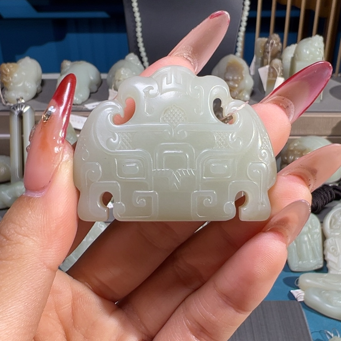 和田玉（糖玉）未镶嵌颈饰