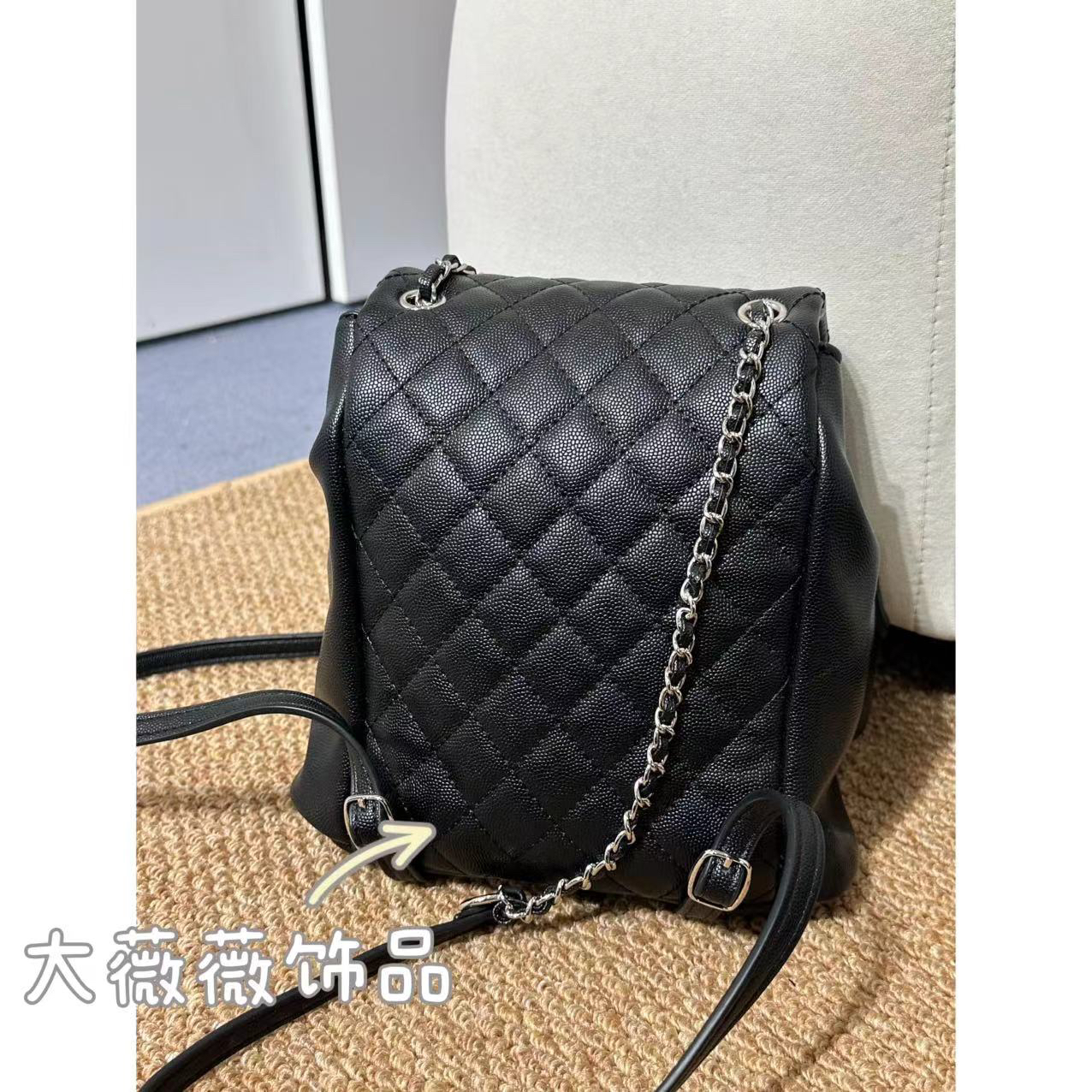 黑色青蛙菱格纹双肩包包-38398