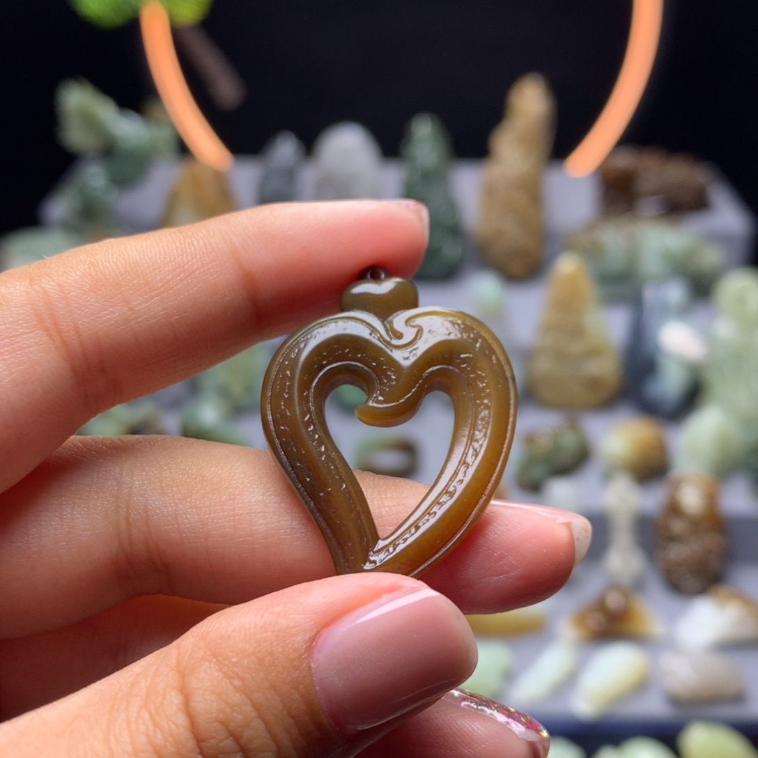 和田玉未镶嵌挂件