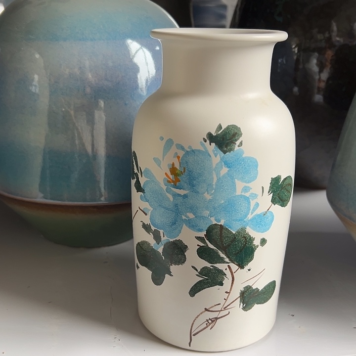 白泥花瓶高21口9。88