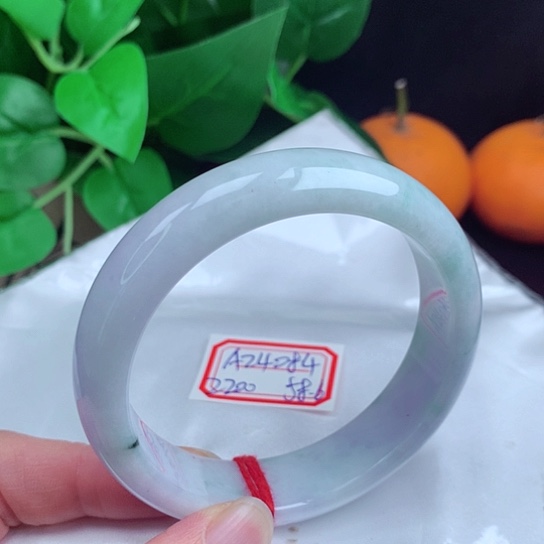 翡翠手镯未镶嵌    正圈58.7 春彩 轮胎