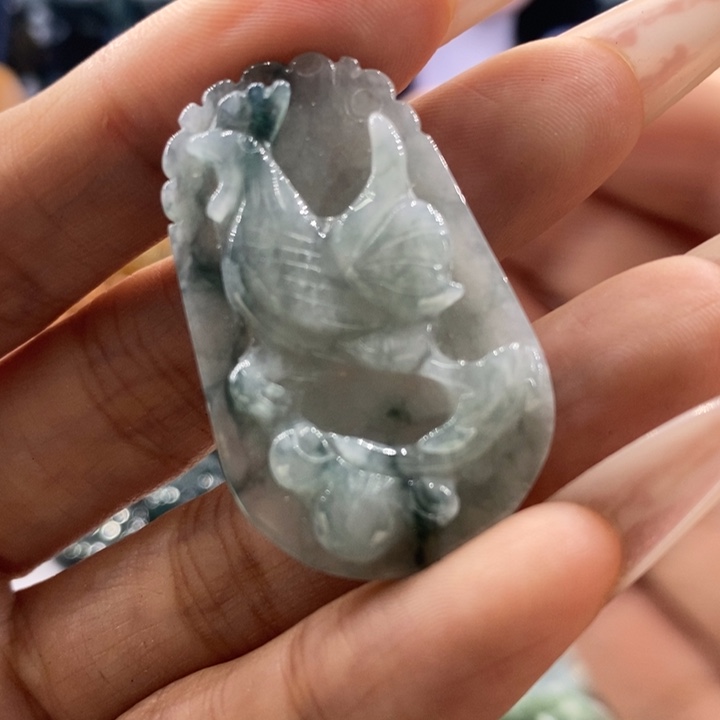 翡翠吊坠(不含链)未镶嵌，*704