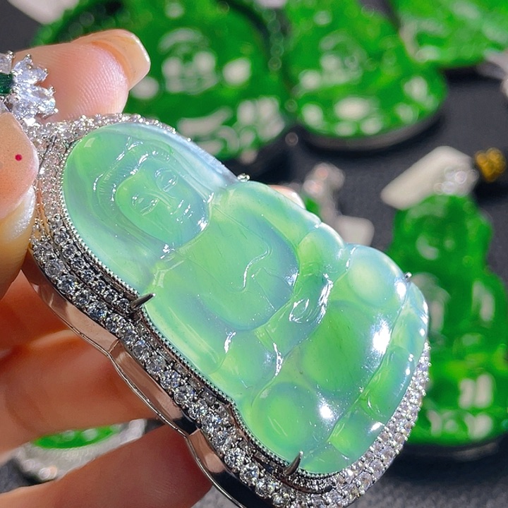 翡翠颈饰未镶嵌57，