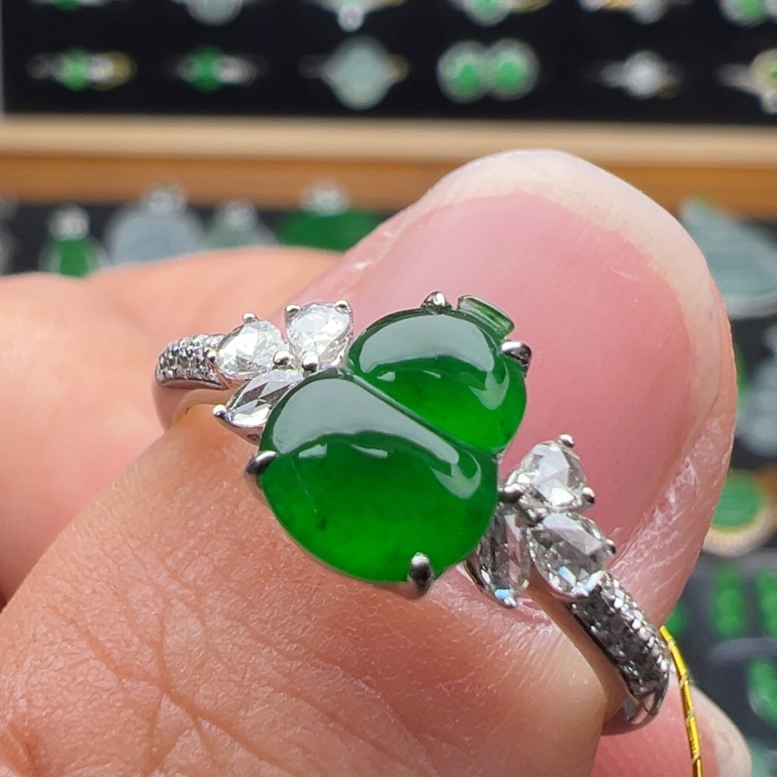 翡翠18K金镶嵌戒指葫芦8.3