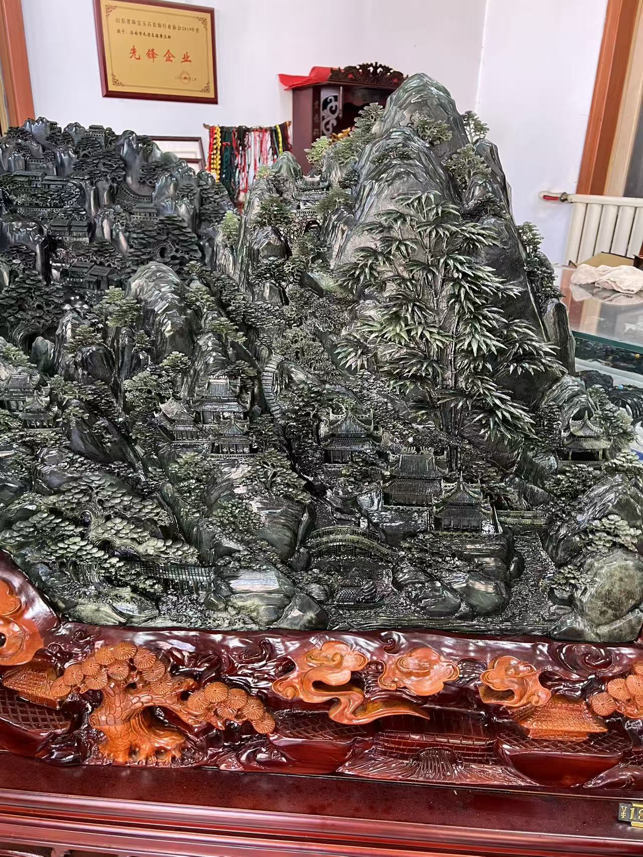 新中式雕刻装饰适合屋内外摆放泰山玉大师雕刻工艺品