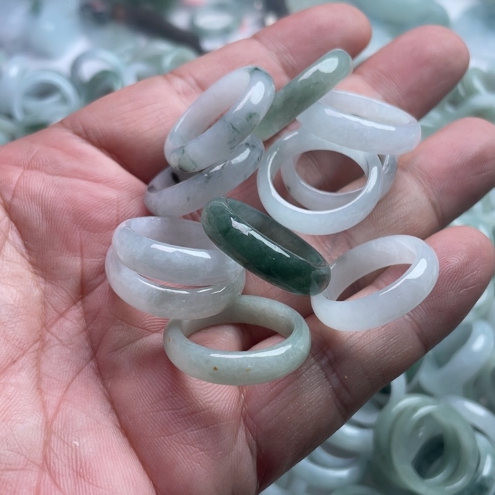 翡翠未镶嵌颈饰挂件多样性发货拍一发一