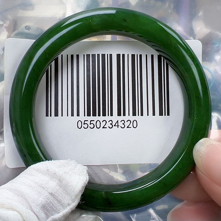 和田玉未镶嵌手镯微瑕5859