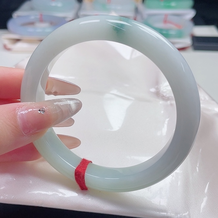 翡翠手镯未镶嵌缅甸