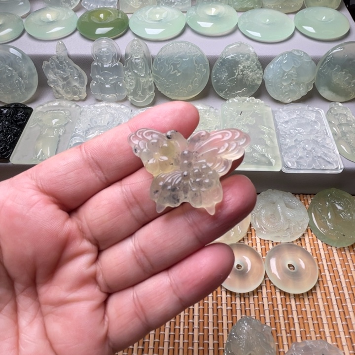 岫玉吊坠(赠链)未镶嵌