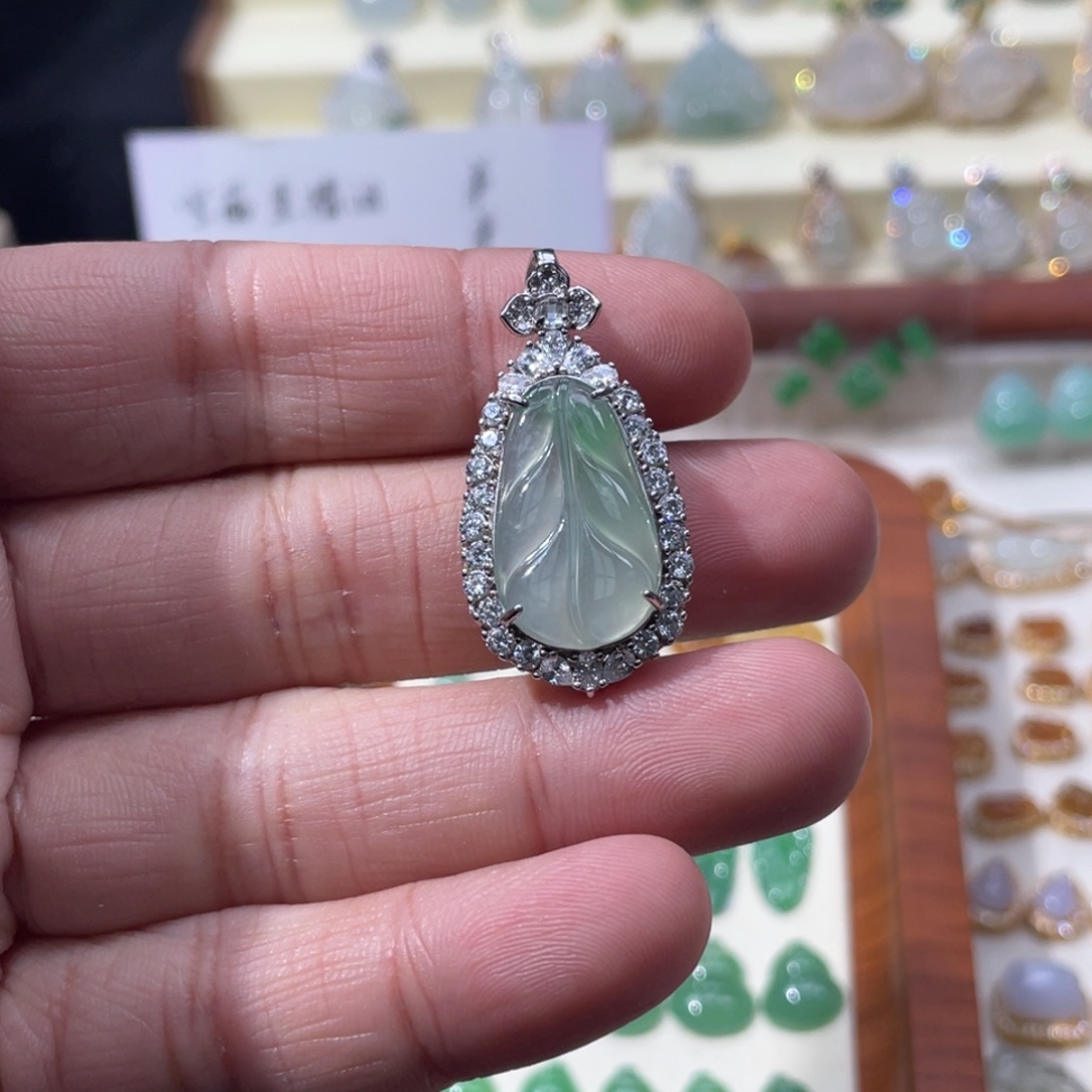 *****翡翠银S925镶嵌颈饰