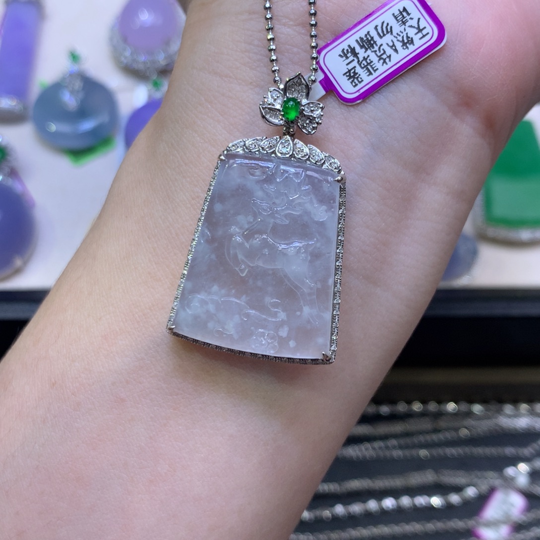 翡翠18K金镶嵌颈饰