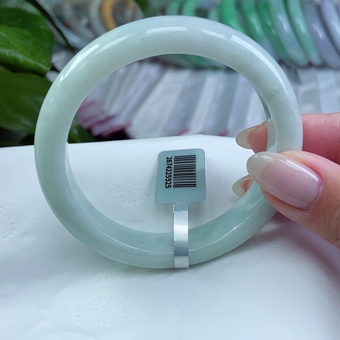 翡翠手镯未镶嵌54圈口