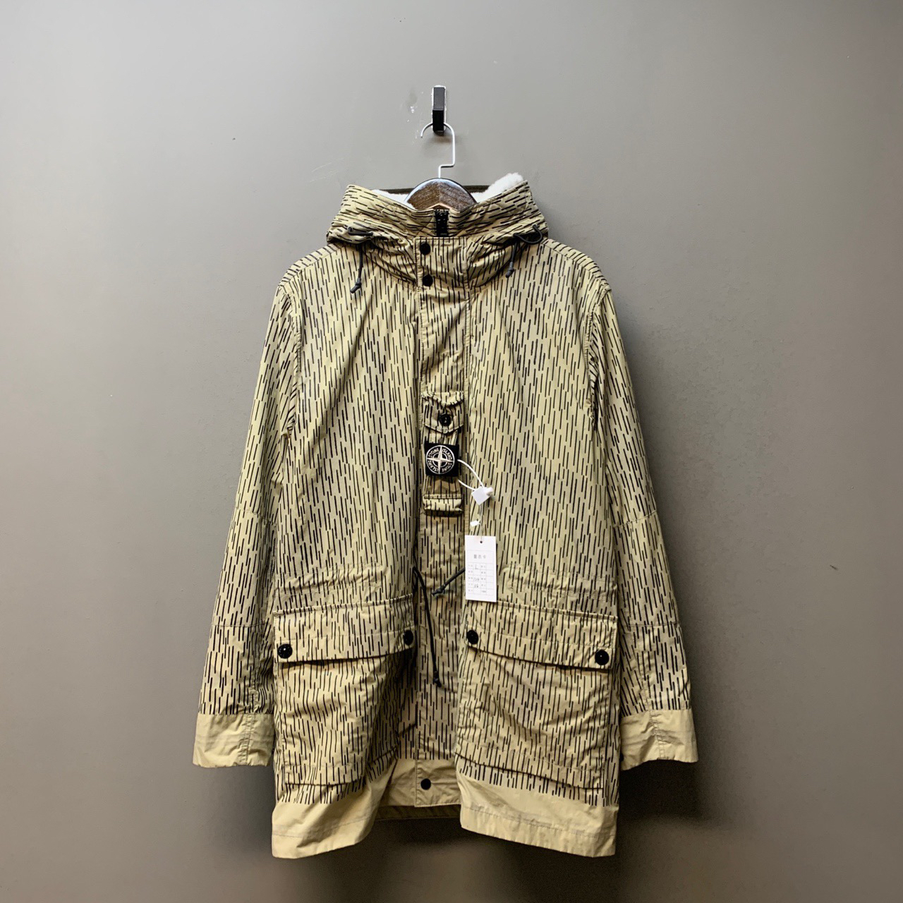Stone island /02867/丛林系列激光迷彩胸标棉服 全新没吊 L码