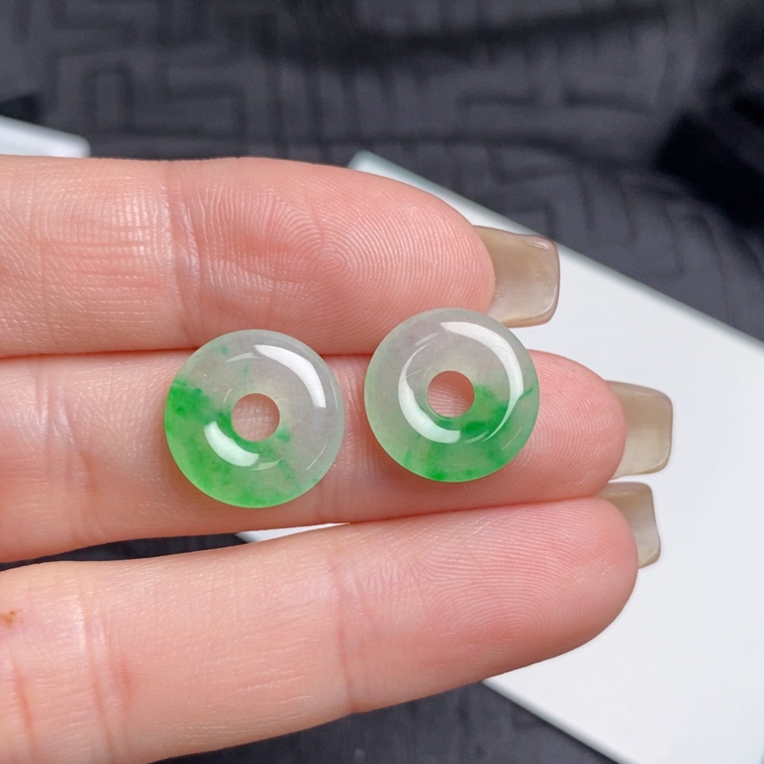 翡翠未镶嵌耳饰飘阳绿甜甜圈
