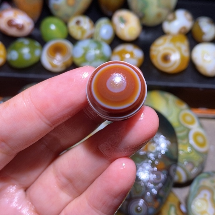 玛瑙/玉髓未镶嵌珠宝半成品中***东