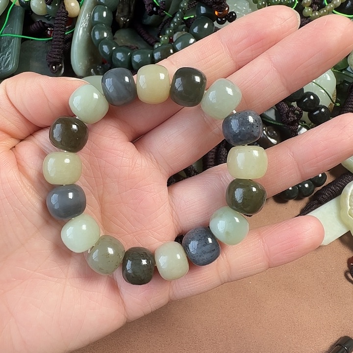 和田玉颈饰未镶嵌