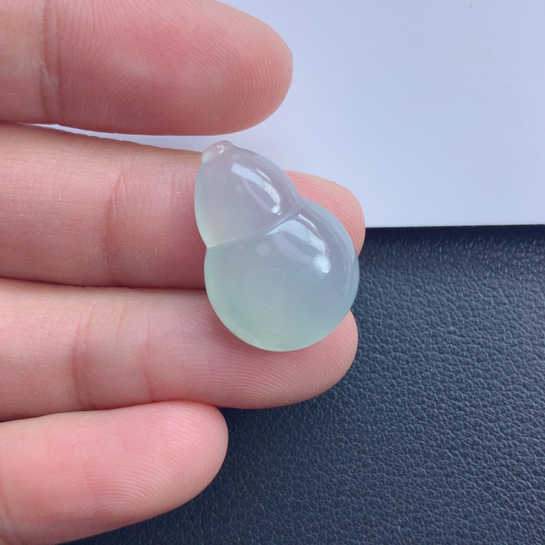 翡翠颈饰未镶嵌葫芦