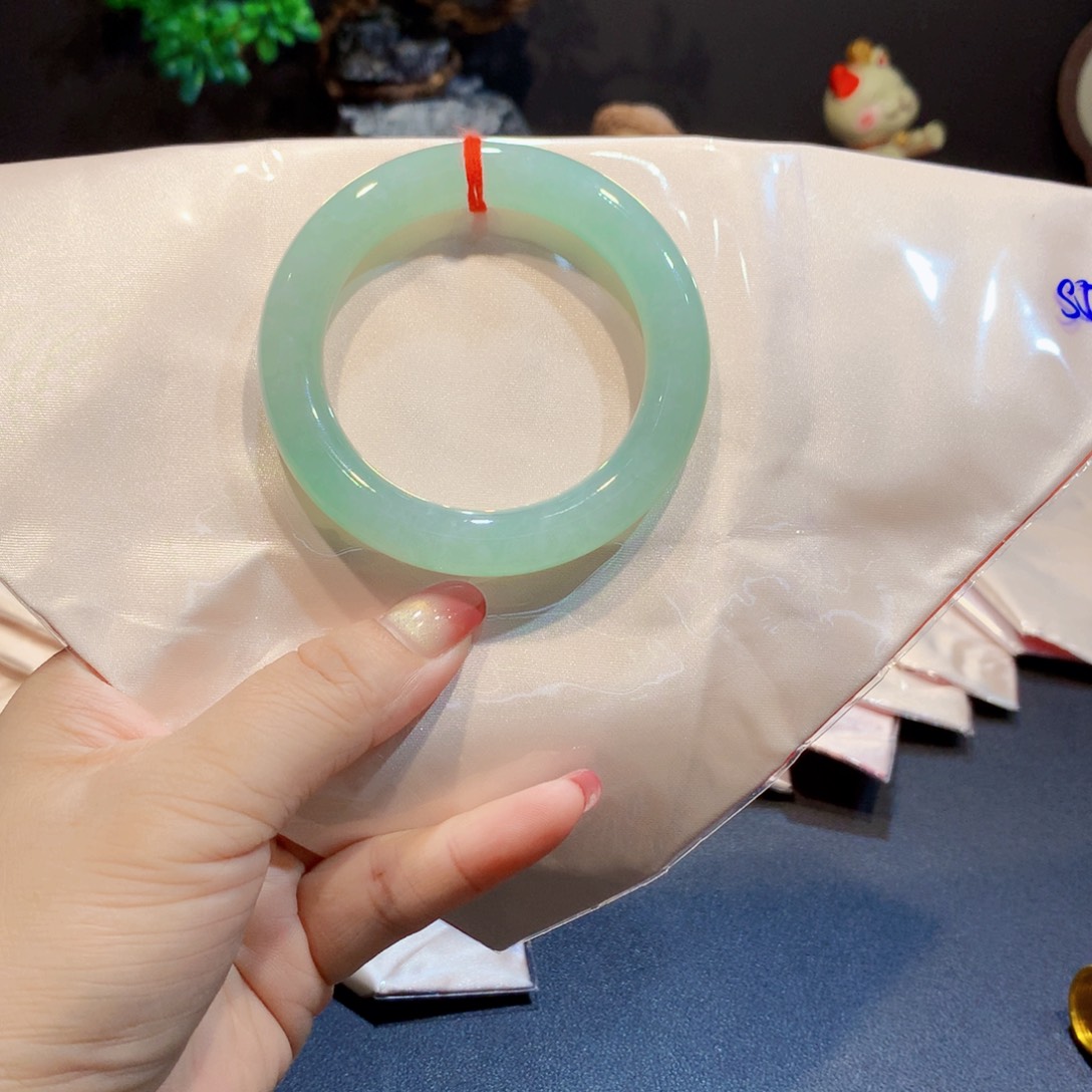 翡翠未镶嵌手镯翡翠手镯
