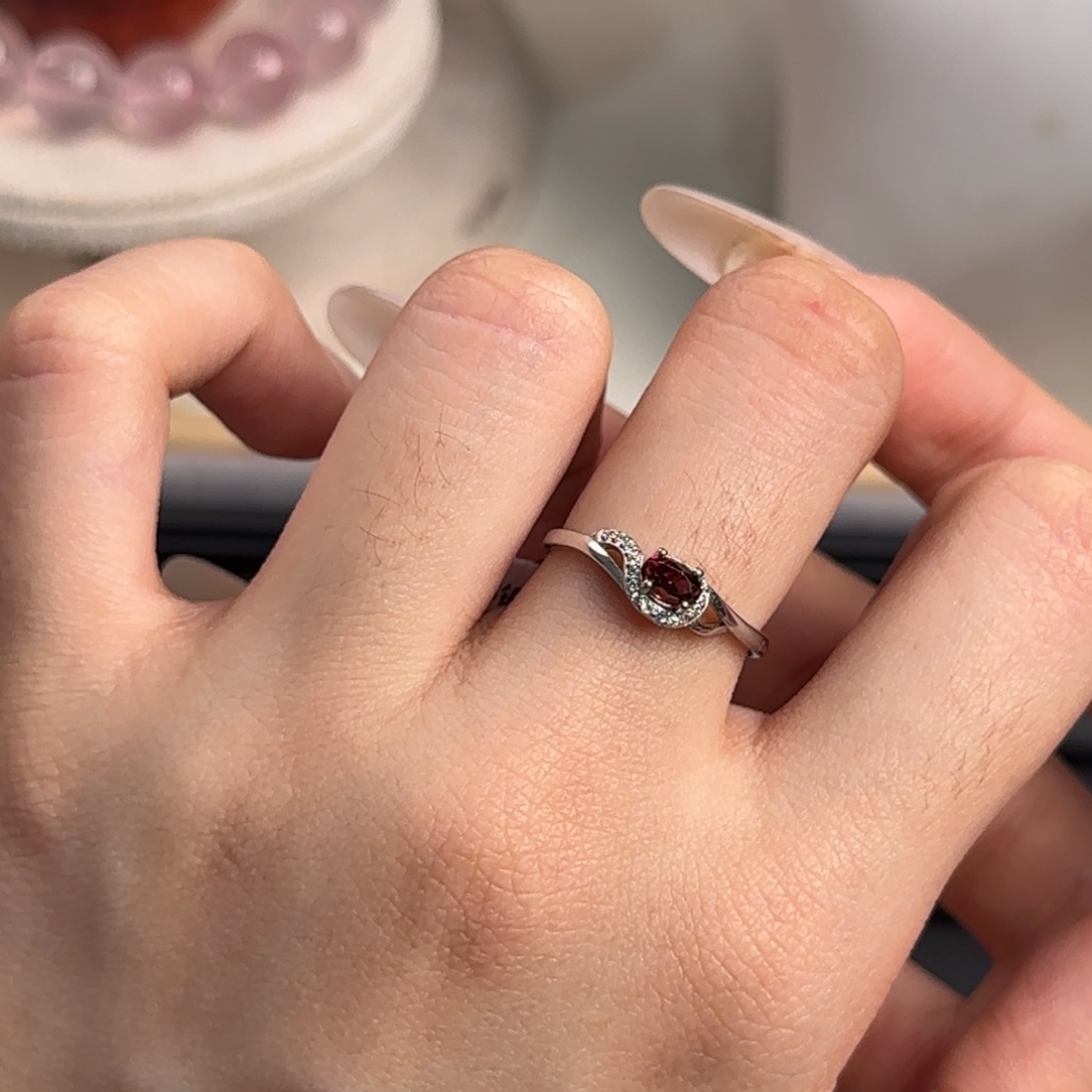 银S925镶嵌石榴石戒指特价