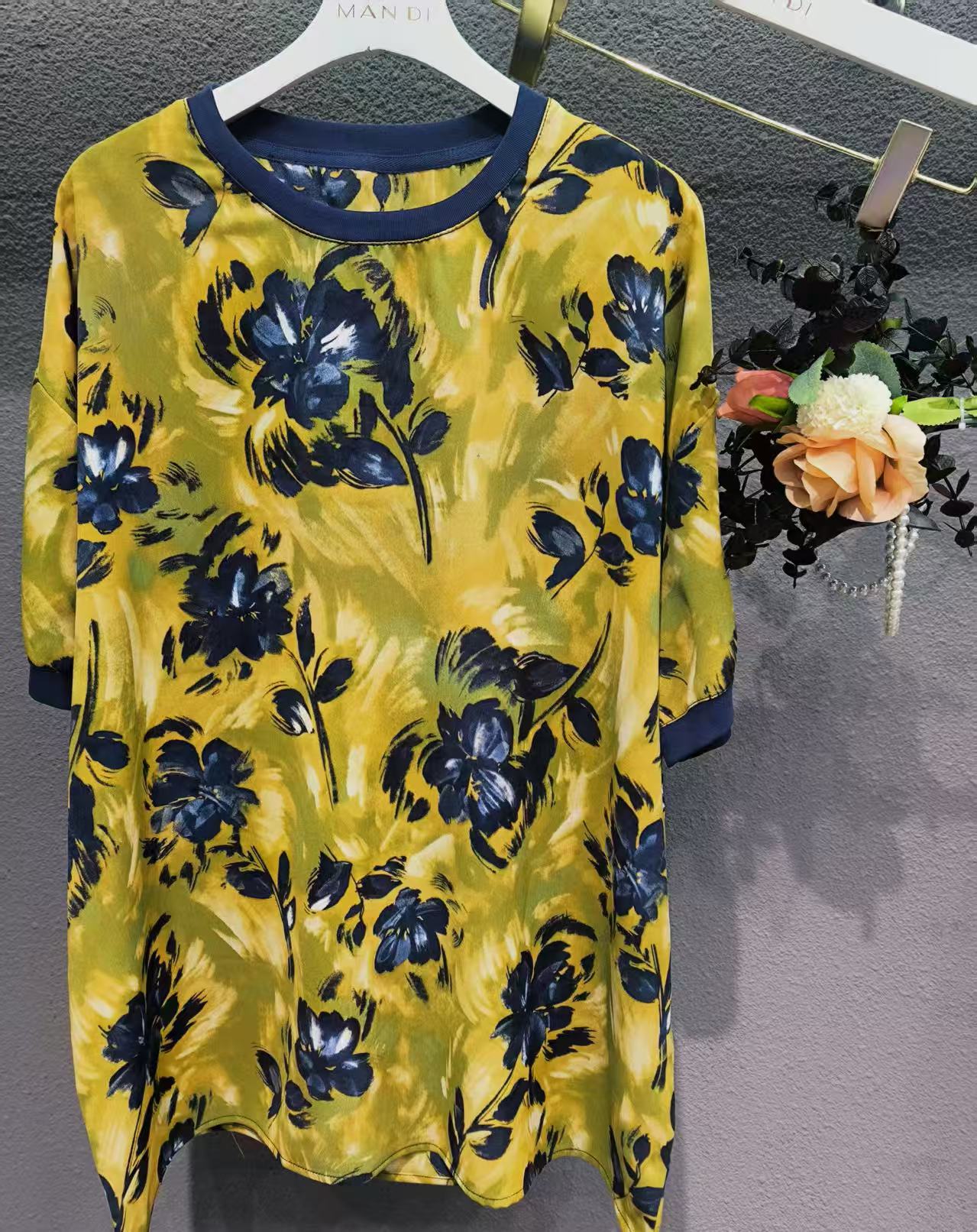 209-设计师款  定制量身打造妈妈装 圆领百搭显瘦上衣