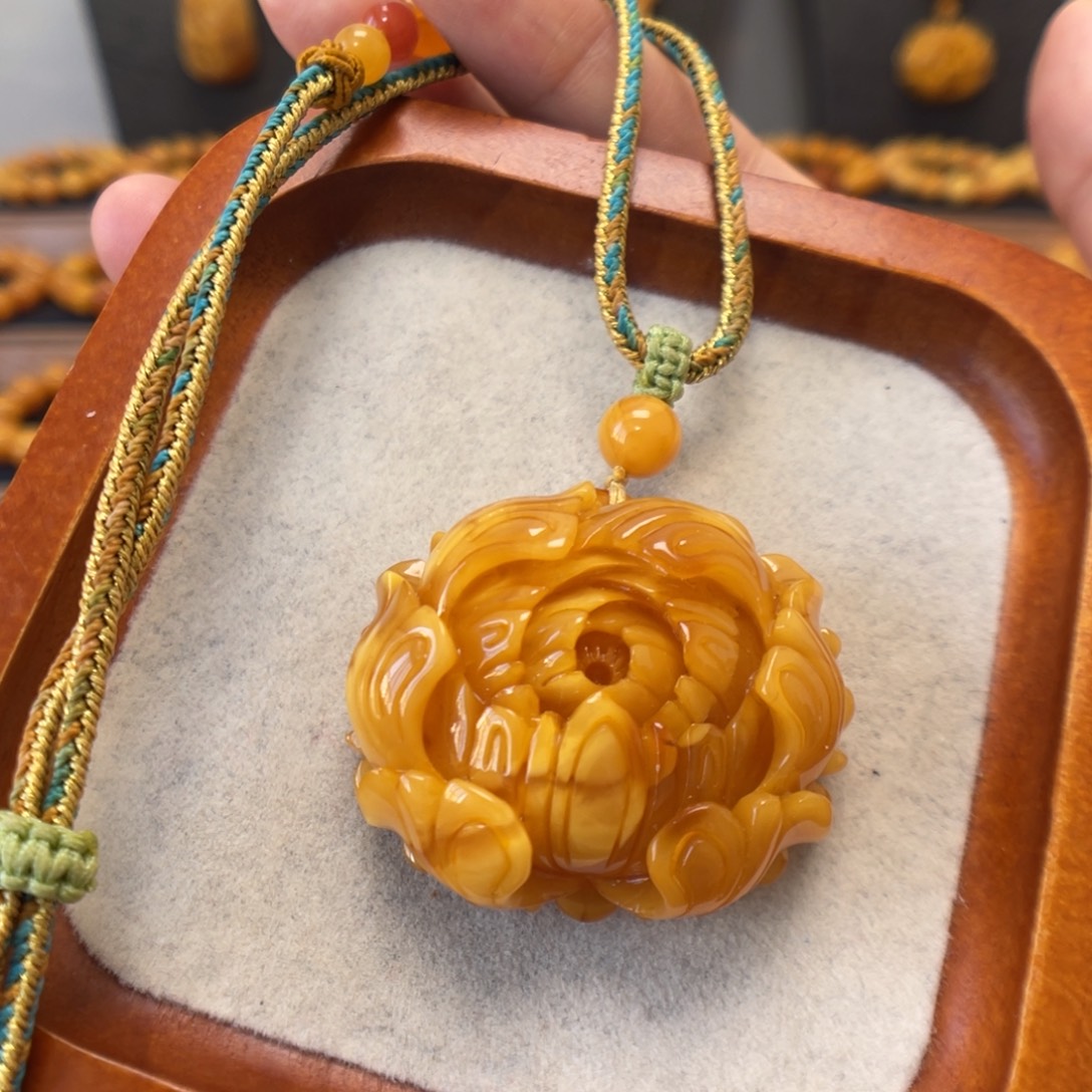 蜜蜡未镶嵌颈饰蜜蜡