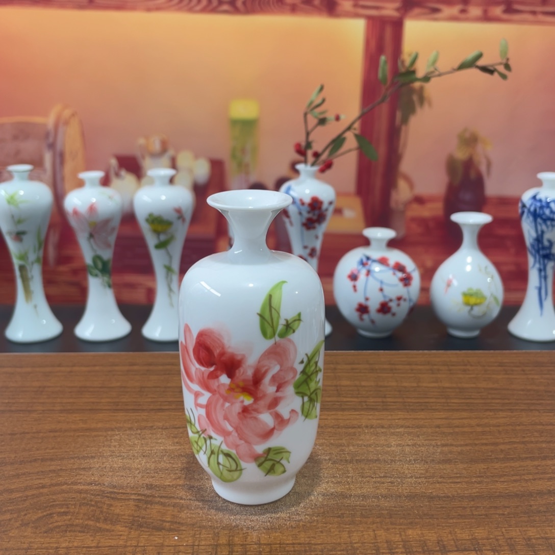 陶瓷景德镇小花瓶等着你