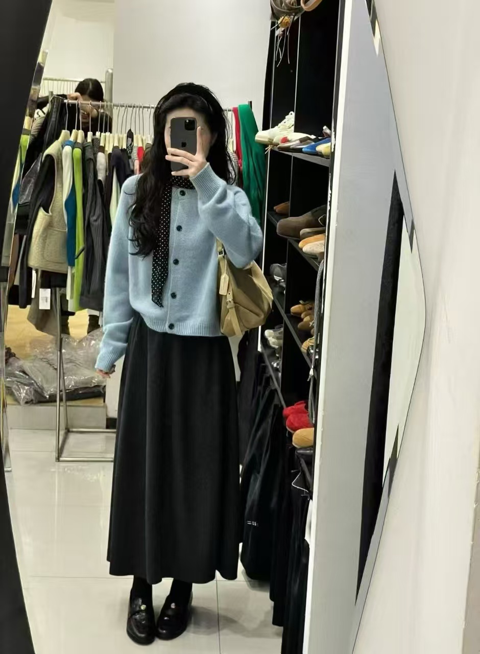 〔艾拉服饰集合〕韩系简约风女装百搭显瘦秋冬气质