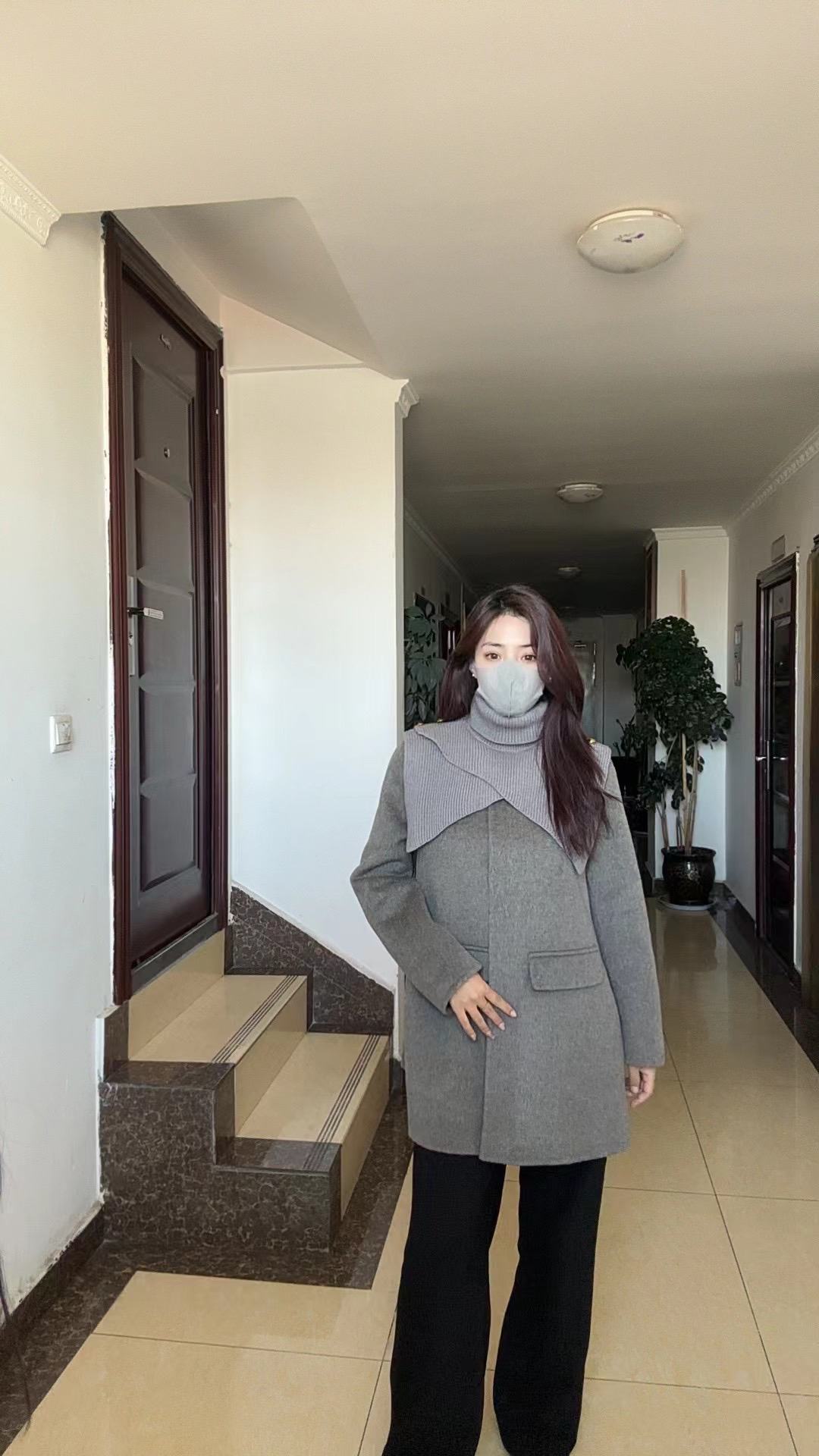 兰卡家围脖款外套