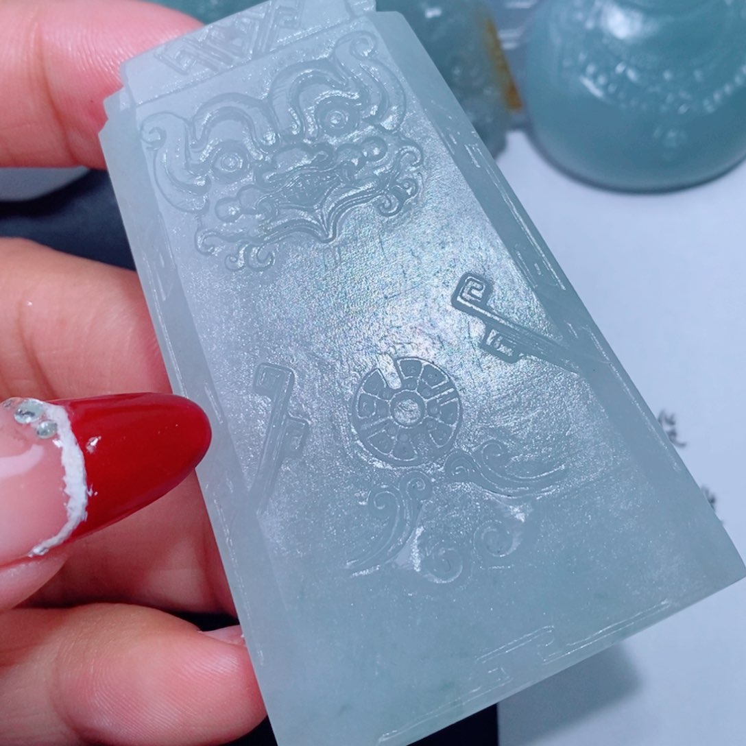 定制翡翠吊坠未镶嵌