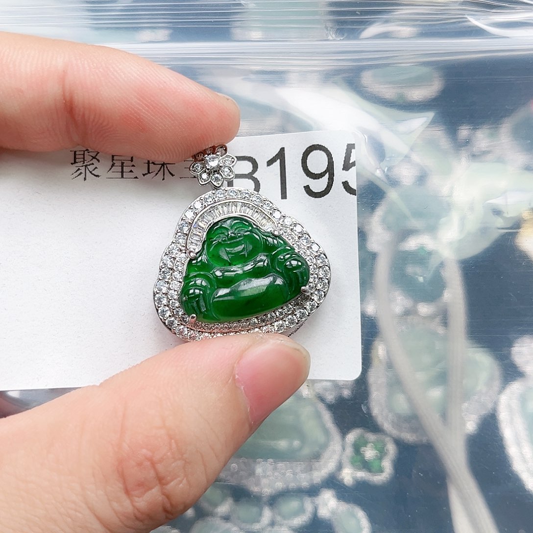 翡翠颈饰未镶嵌翡翠195