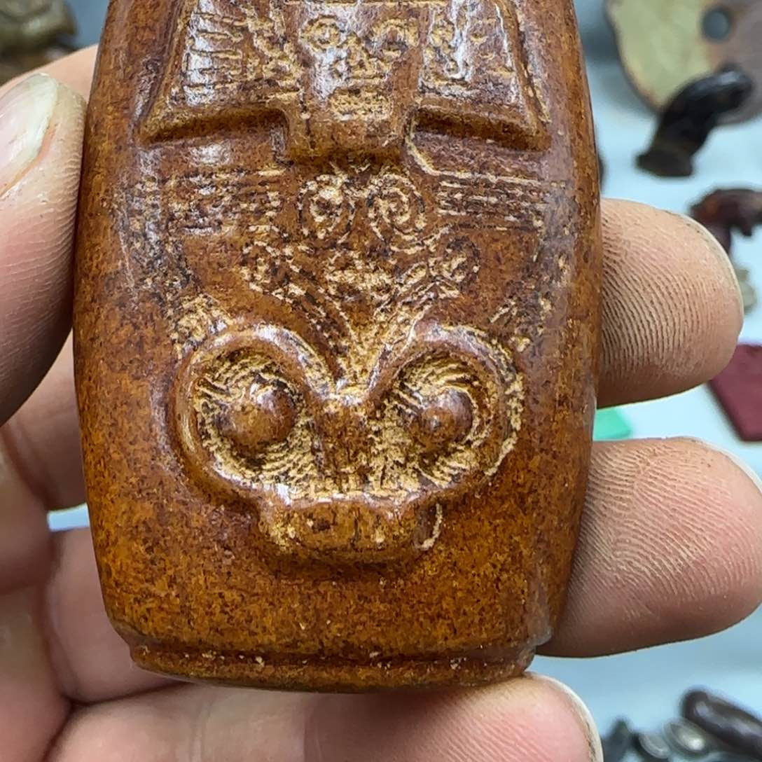 未镶嵌和田玉（糖玉）珠宝奇石