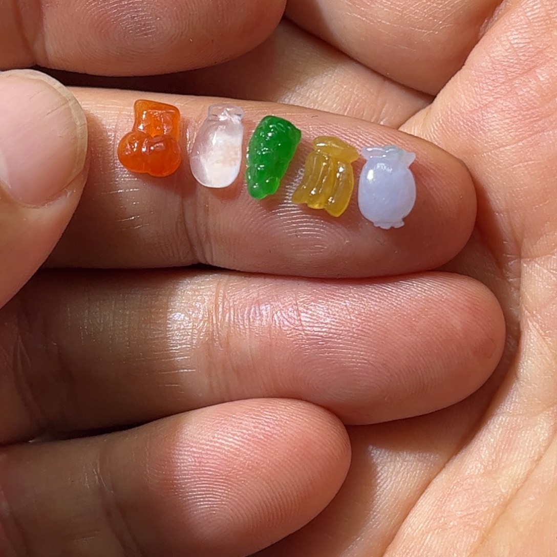 定制翡翠未镶嵌水果