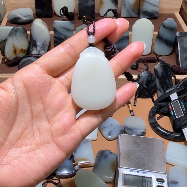 和田玉挂件未镶嵌茶