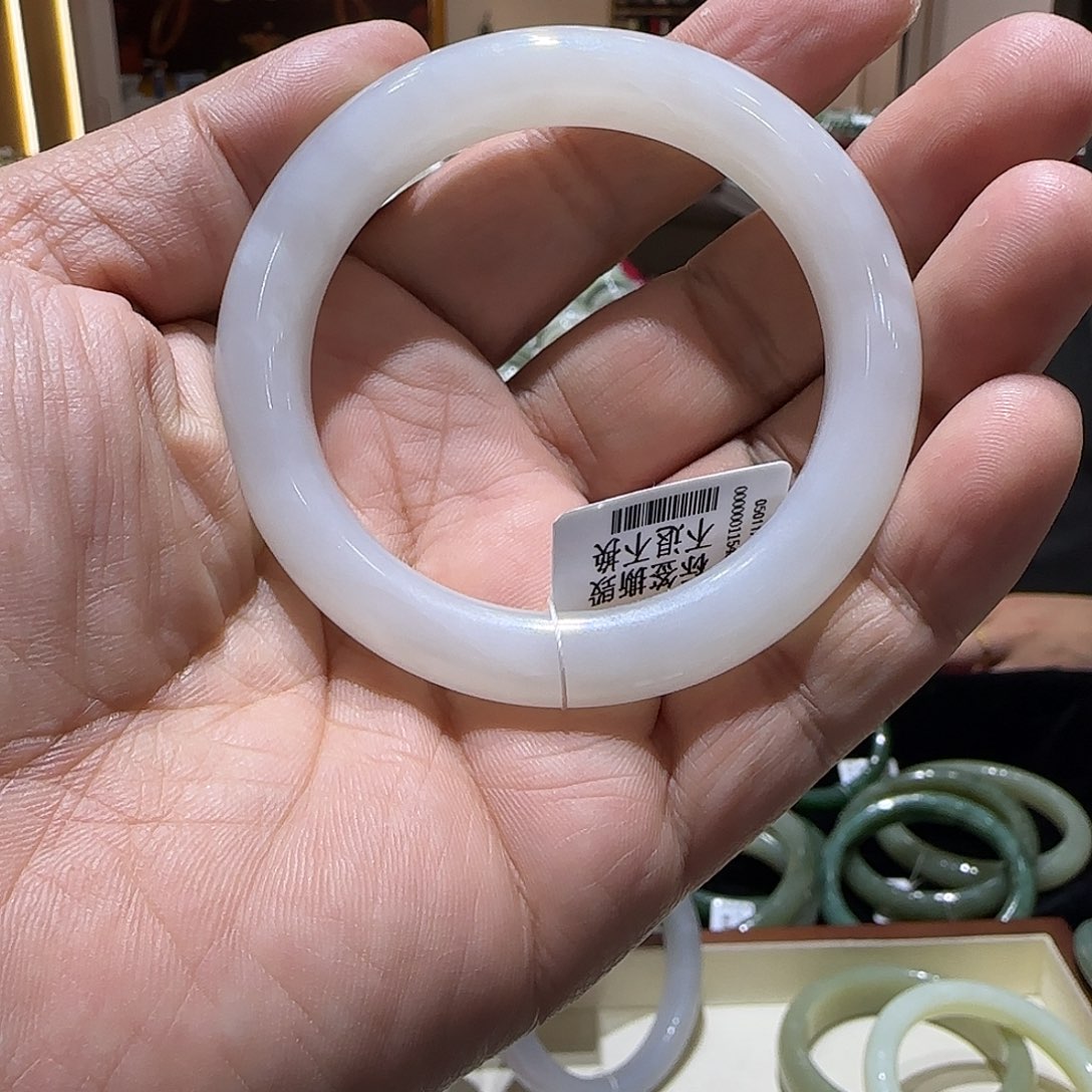 说***葱和田玉未镶嵌手镯10