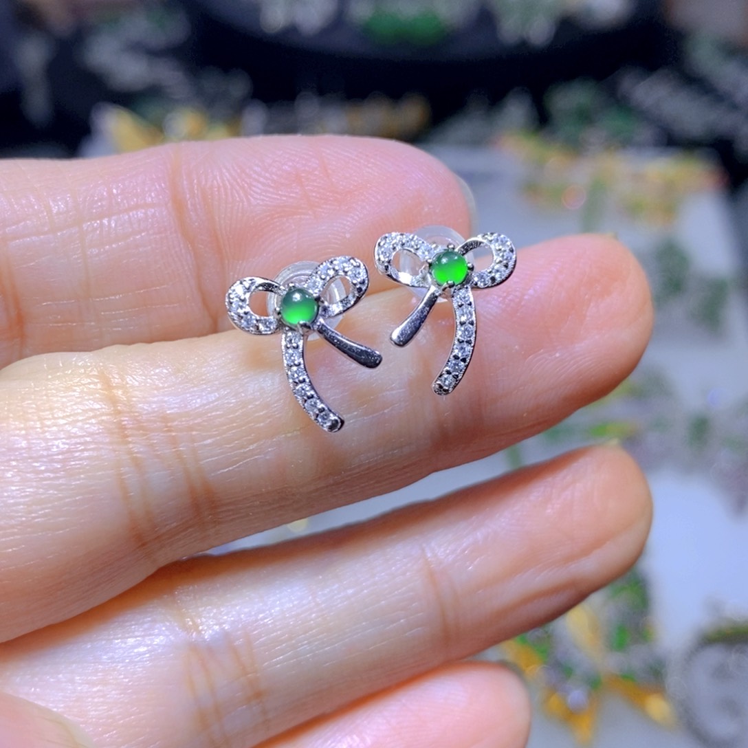 翡翠颈饰银S925镶嵌天然翡翠