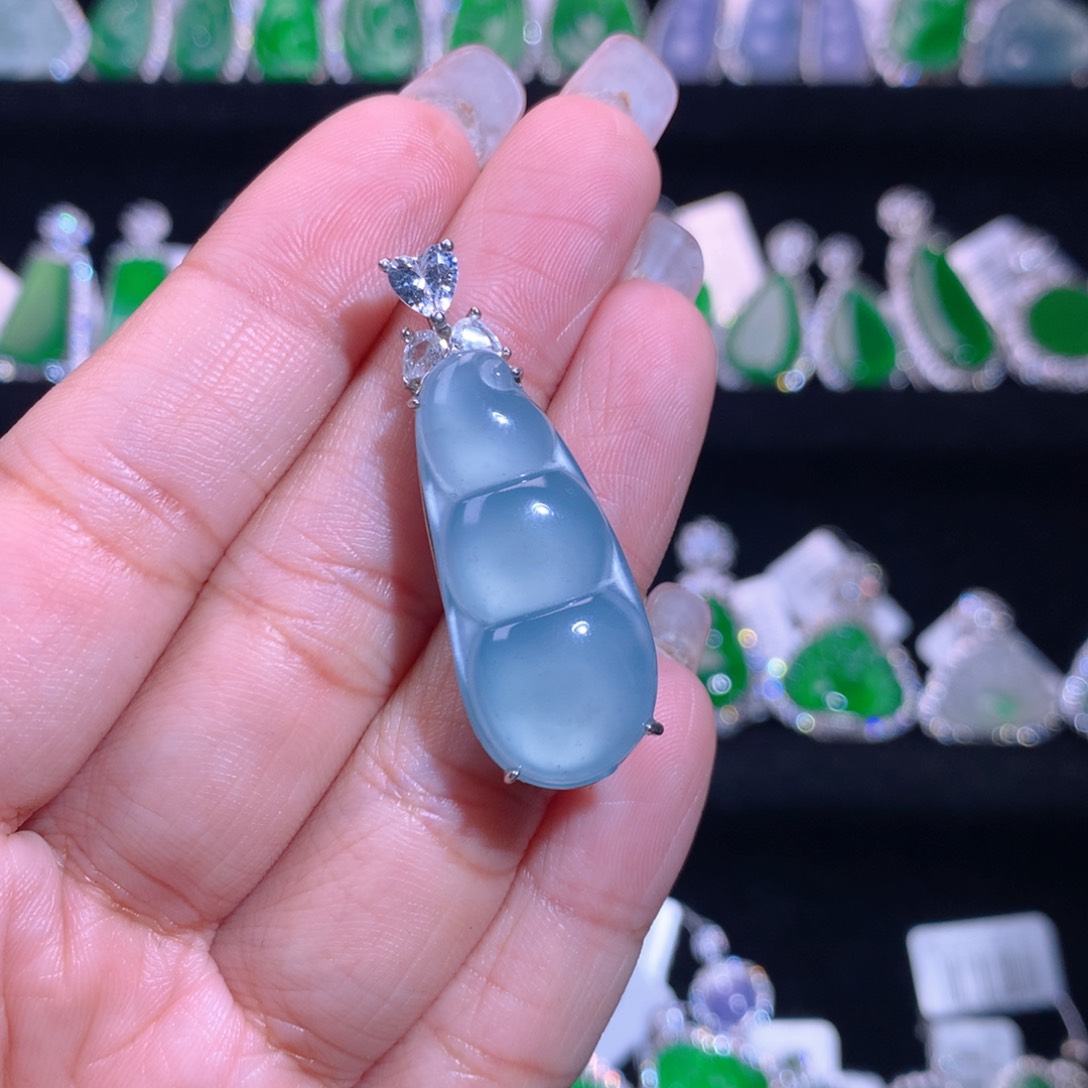 【闪购商品】颈饰银S925镶嵌翡翠