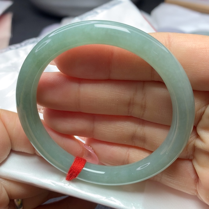 翡翠手镯（圆镯）未镶嵌噢*噢55555656