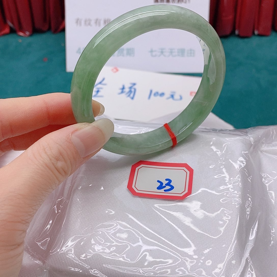翡翠手镯未镶嵌w**y23333333