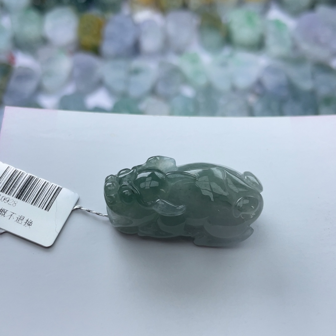 翡翠颈饰未镶嵌貔貅