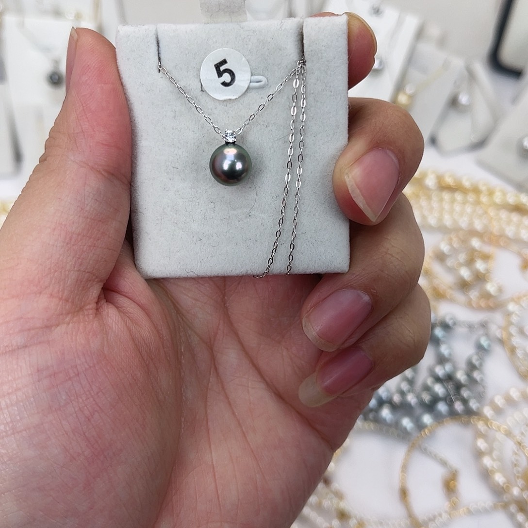 颈饰18K金镶嵌海水珍珠