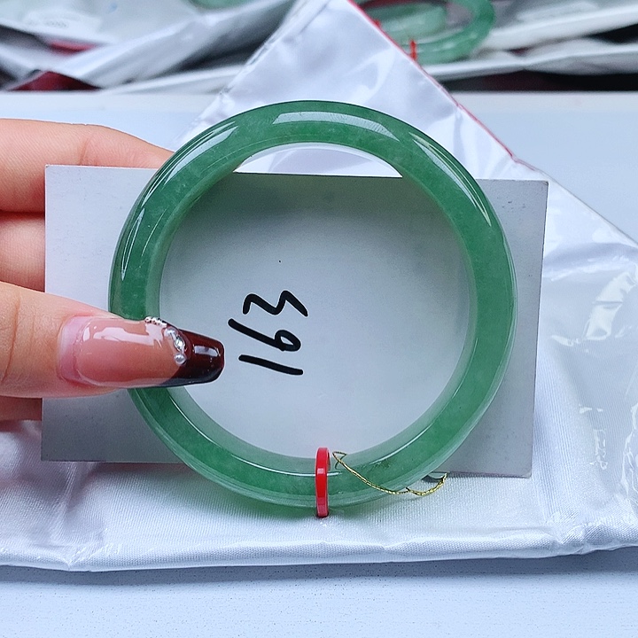 翡翠手镯未镶嵌56正圈