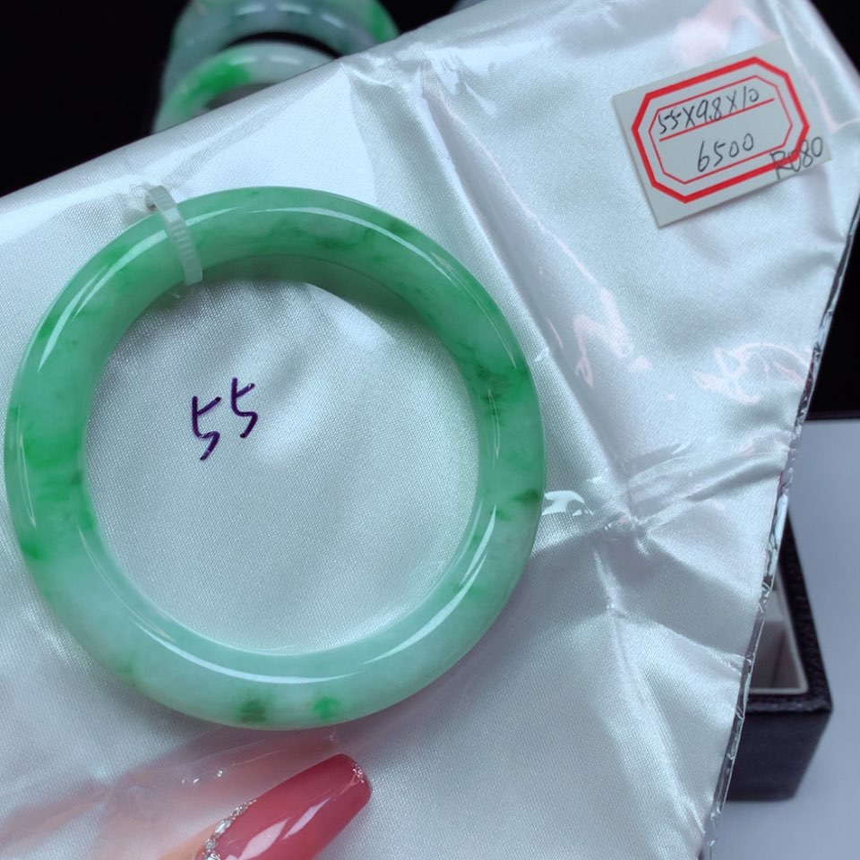 【闪购商品】翡翠手镯未镶嵌白底青圆条55.7圈