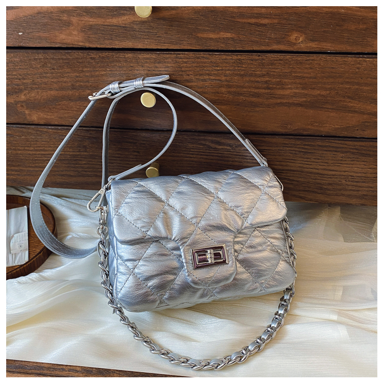 小香风菱格链条包女斜跨气质时尚百搭2025秋冬新款单肩豆腐小方包