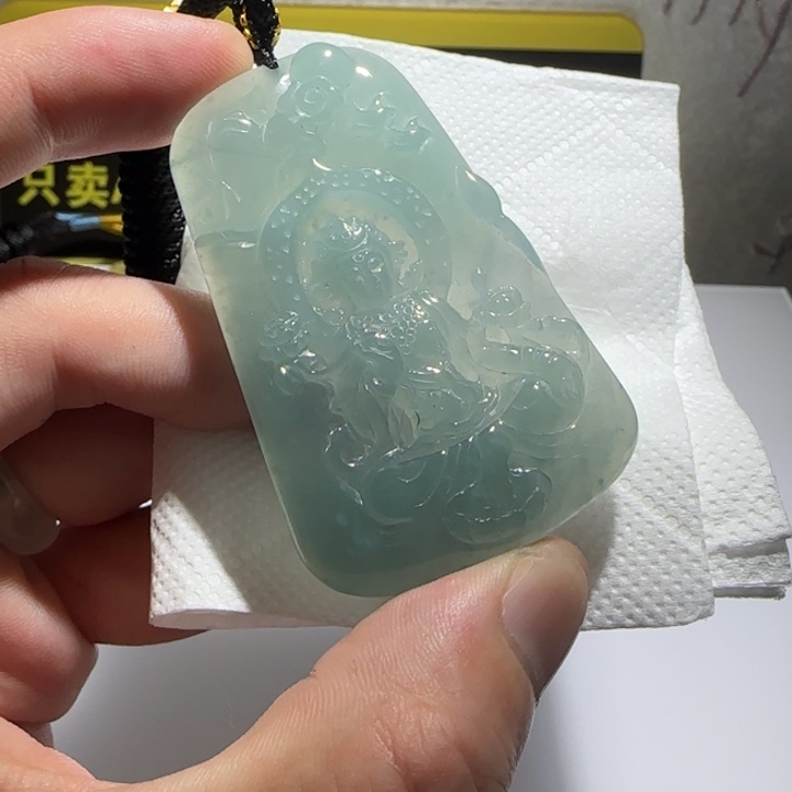 翡翠颈饰未镶嵌观音