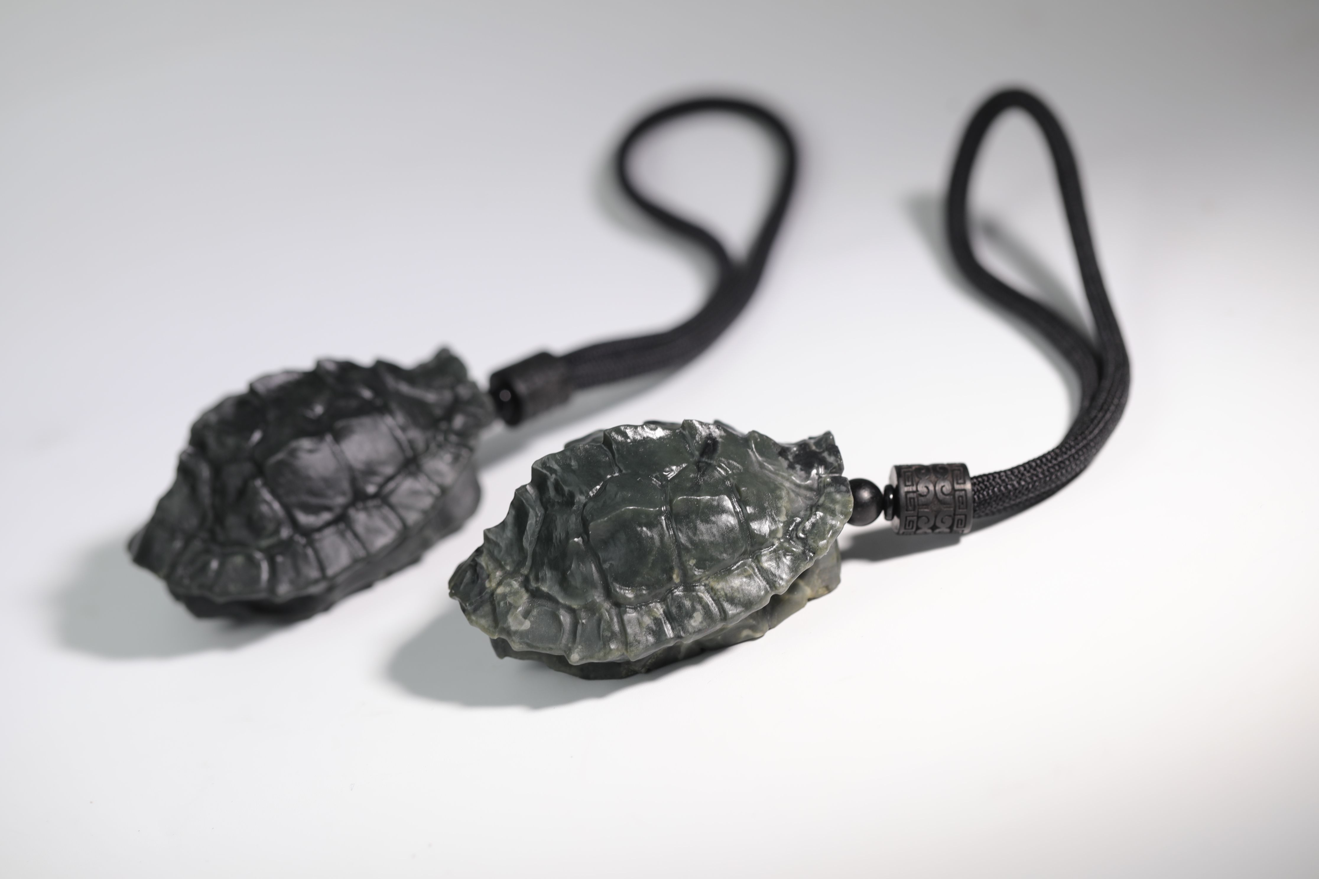 和田玉黑青富甲天下手把件多样性发货发其一约65*48*30mmS0428-07