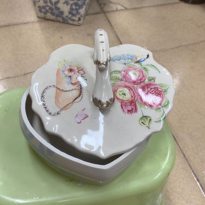 摆件陶瓷工艺。。。。