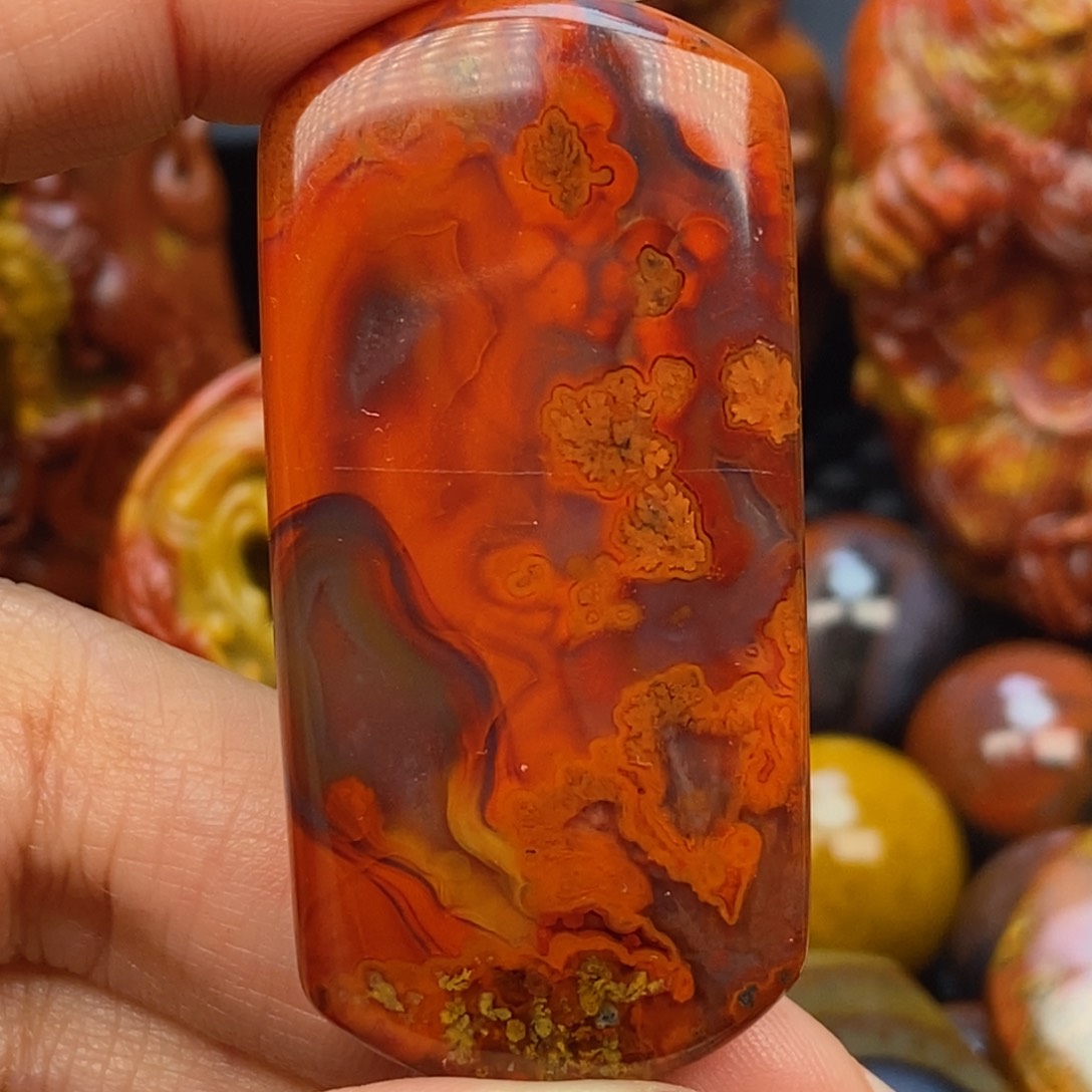 玛瑙/玉髓颈饰未镶嵌战国红