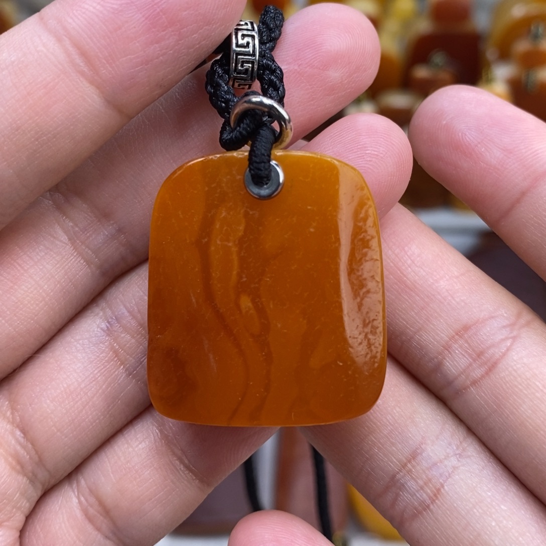 蜜蜡未镶嵌珠宝奇石